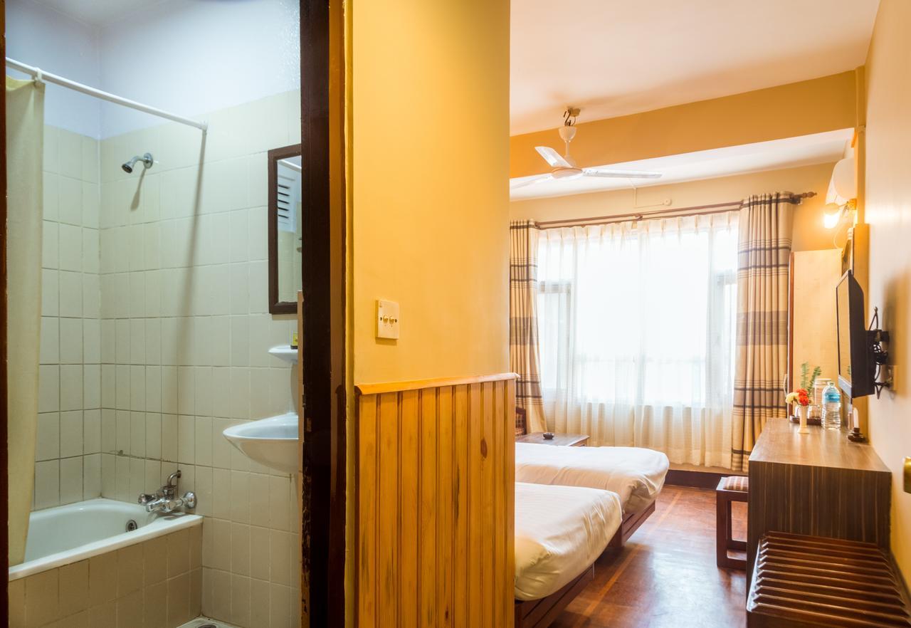 Little Nepal Inn Kathmandu Buitenkant foto